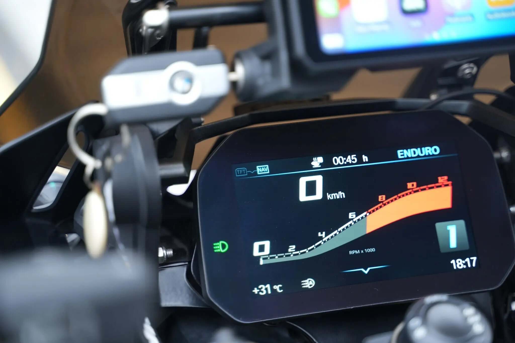 AIO 5 Play BMW Edition Chigee - Endurrad.com