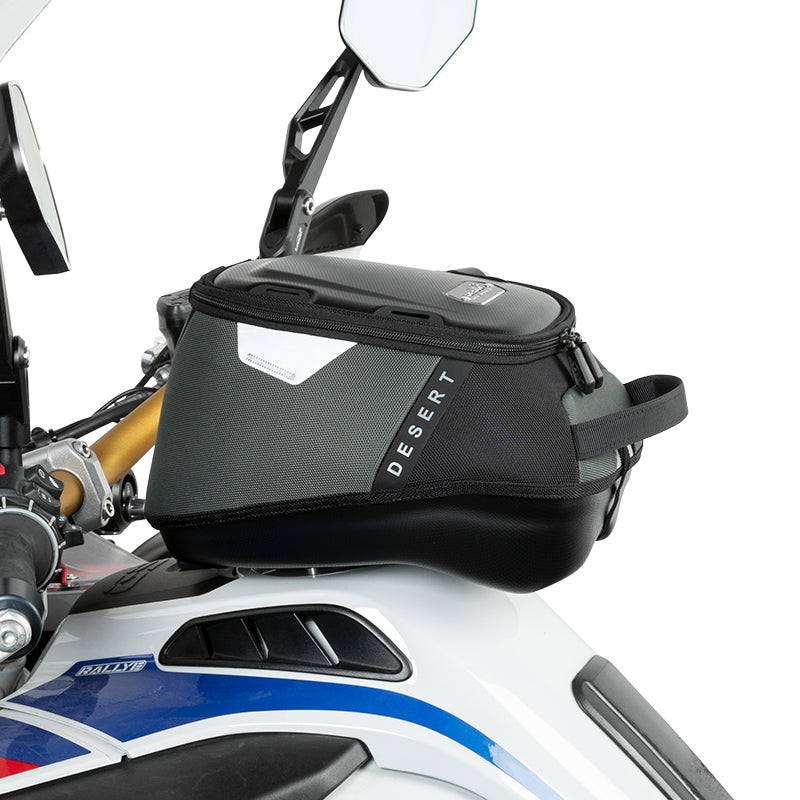 Borsa serbatoio LOBOO BTB12 montata su BMW, vista di tre quarti