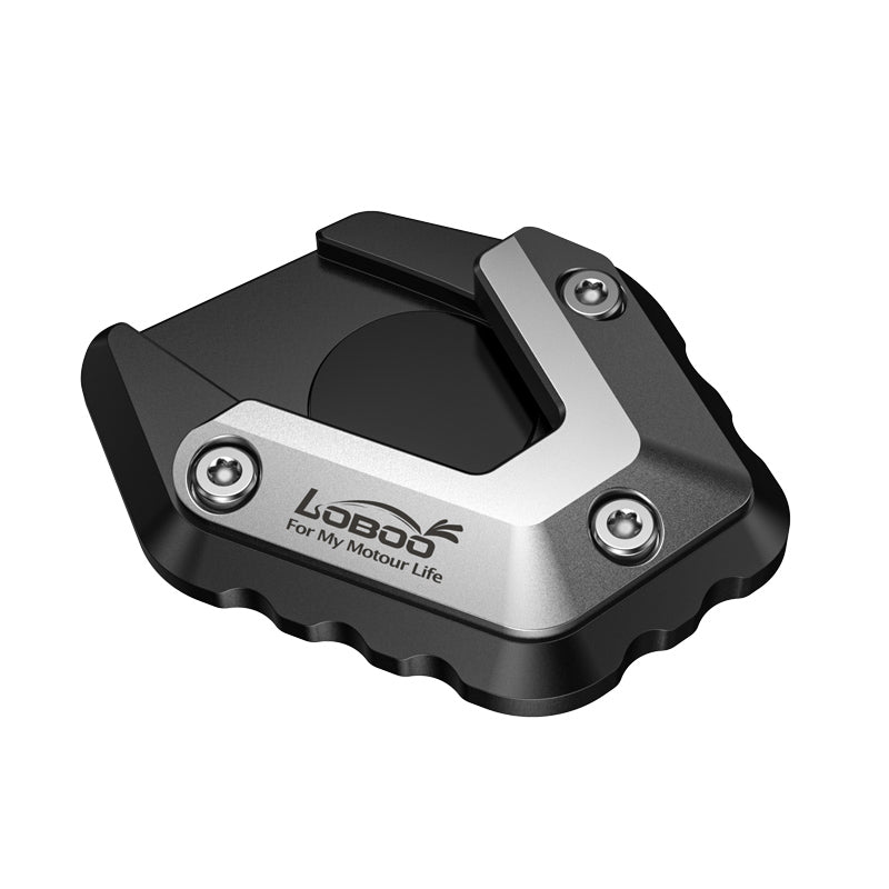Piastra cavalletto LOBOO CJC421 vista di tre quarti: base nera e staffa argento