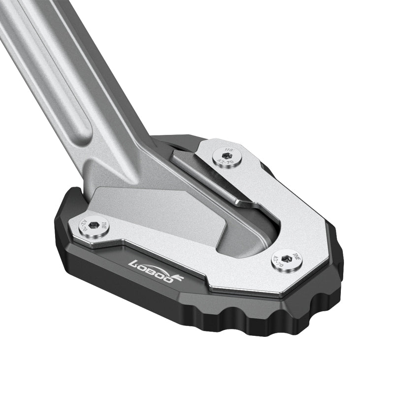 Piastra cavalletto CJC91 montata sul cavalletto originale della Triumph Tiger 900 Rally Pro