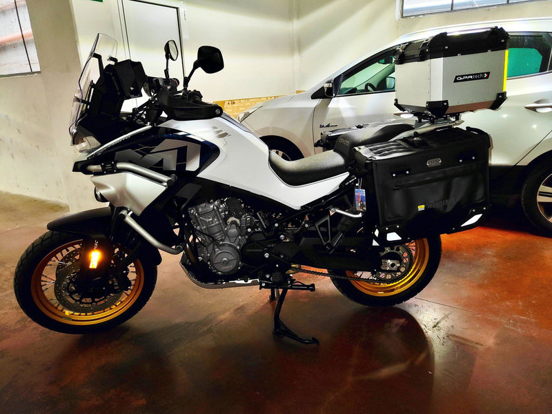 Valises semi-rigides pour CFMOTO 800MT et 800MT-X : guide des LOBOO Wanderer