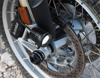 Faretti DENALI montati sul parafango anteriore con il supporto LAH0011900