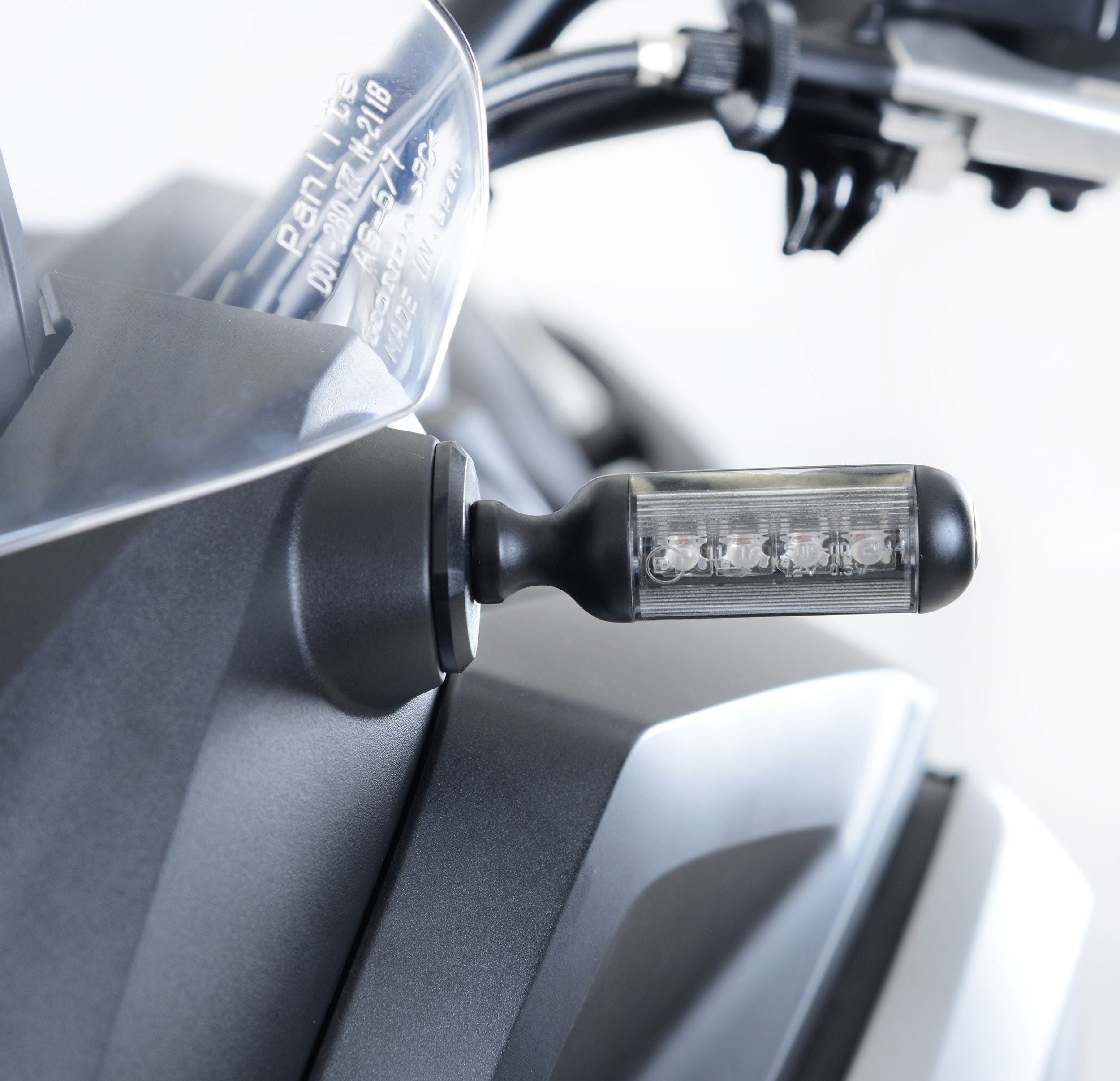 Adattatori per minifrecce anteriori per Honda NC750X '16- uso con minifrecce  (minifrecce non incluse)