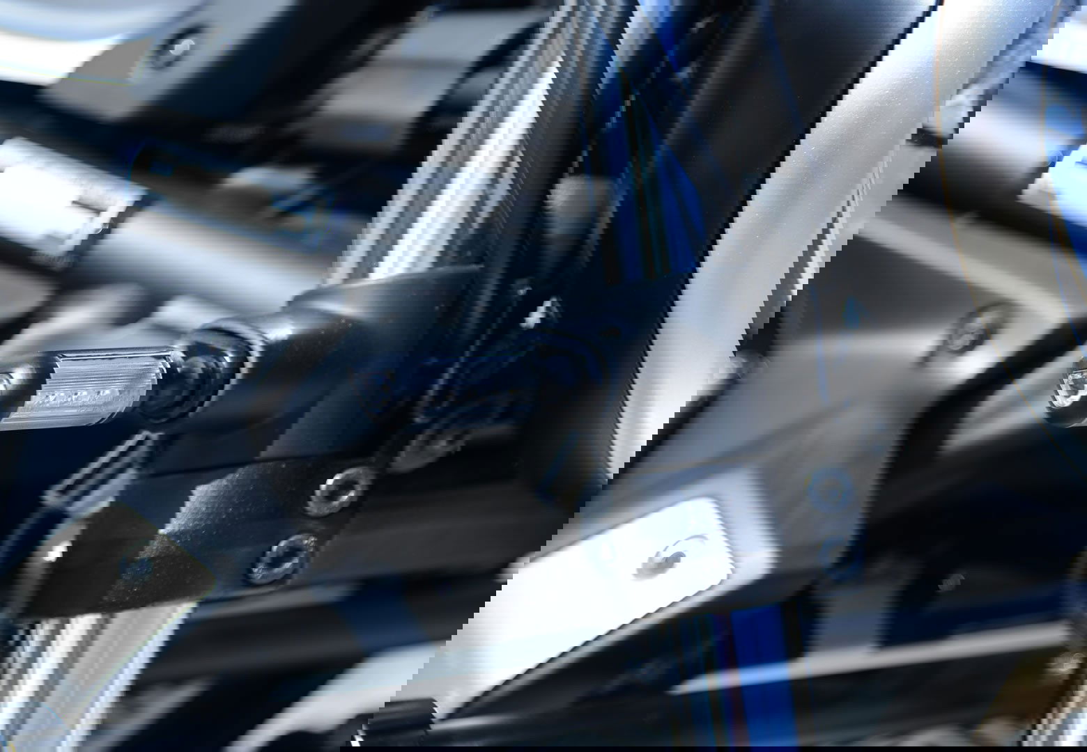 Adattatori per minifrecce anteriori per Kawasaki VULCAN S '15- / Vulcan Cafè '18- - alluminio (minifrecce non incluse)