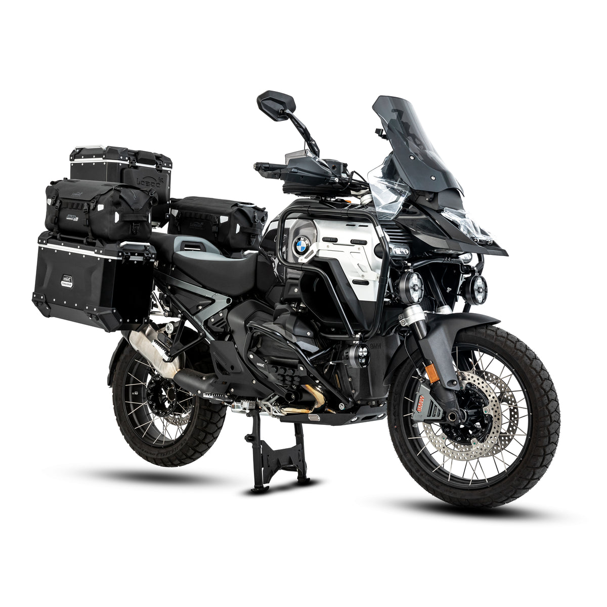 Moto adventure allestita per il viaggio, con la borsa ALPS sopra il bauletto