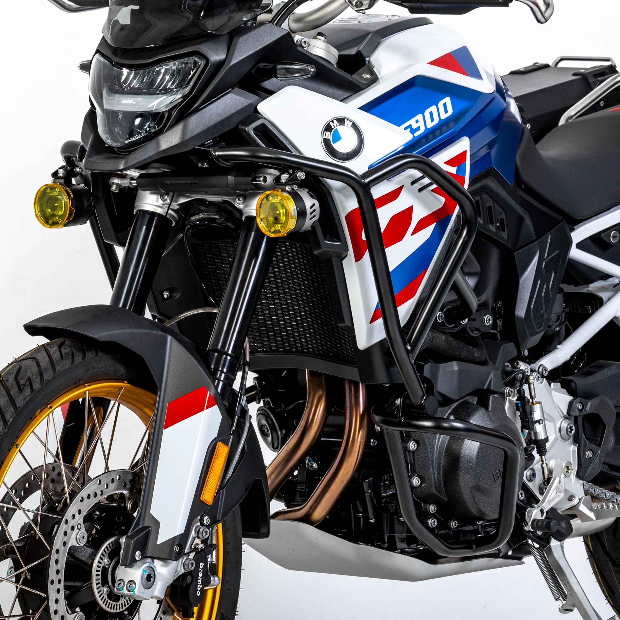 Dettaglio della barra serbatoio e della barra motore LOBOO CHG025 nere sul lato sinistro della F900GS