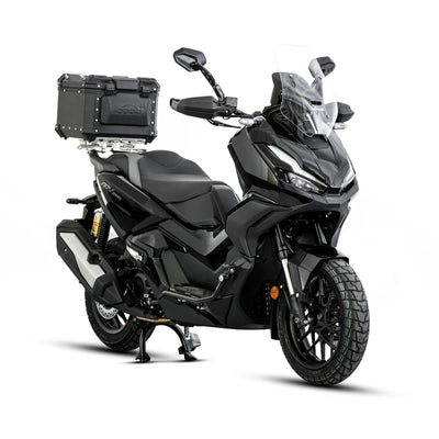 Honda ADV 350 con crash bar LOBOO CHG511, vista tre quarti anteriore sinistra