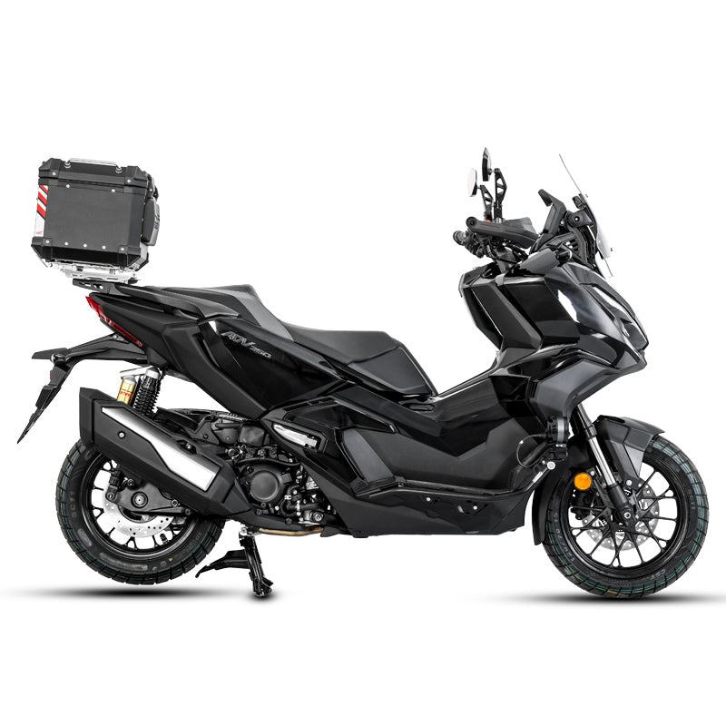 Honda ADV 350 con crash bar LOBOO CHG511 e top case, vista laterale sinistra