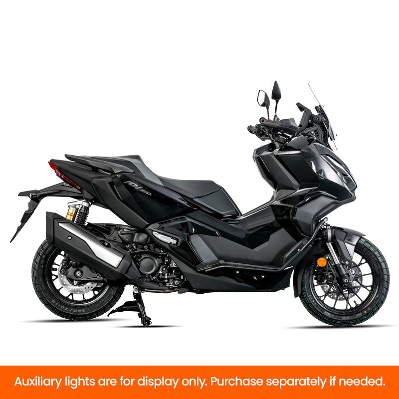 Honda ADV 350 con crash bar LOBOO CHG511, vista tre quarti posteriore destra