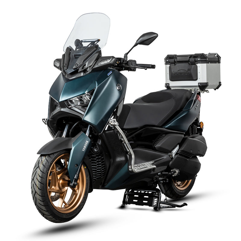 Yamaha XMAX 300 con crash bar LOBOO CHG862 argento, vista tre quarti anteriore