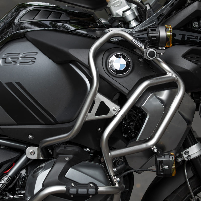 Barra di protezione serbatoio LOBOO CHG082 sul lato sinistro della BMW R 1250 GS Adventure