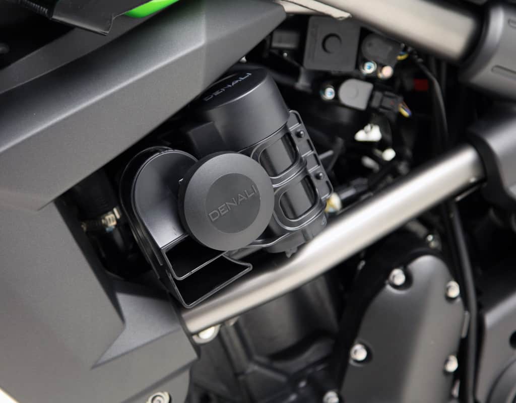 Staffa DENALI HMT0810200 in acciaio per clacson SoundBomb su Kawasaki Versys 650