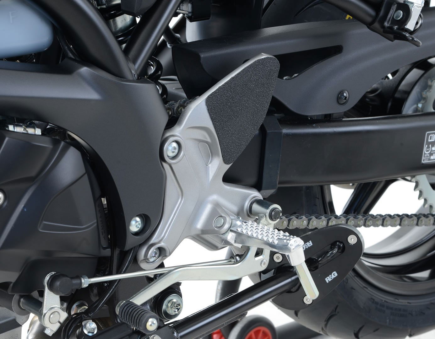 kit 2pz.adesivi anti-scivolo paratacco Suzuki SV650 '16- / SV650X '18- nero