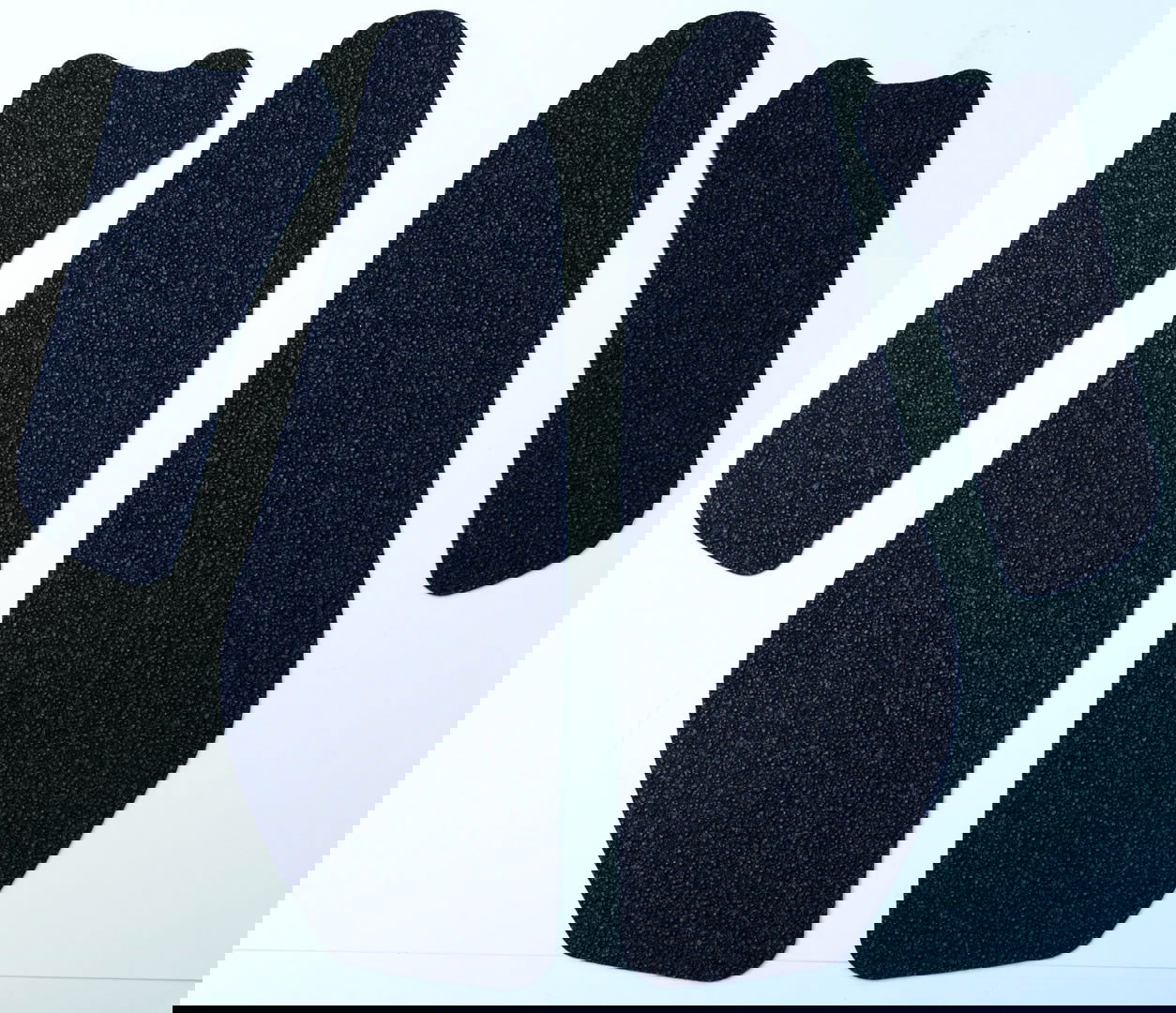 Kit 4pz.adesivi anti-scivolo serbatoio TRIUMPH Daytona 955i 2002/2006 - nero