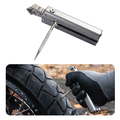 Alesatura del foro su uno pneumatico moto con l'ago alesatore del T10