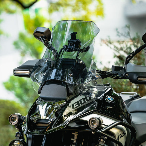 Pare-brise surdimensionné pour BMW R 1300 GS et Adventure | 433 × 432 mm contre 370 × 335 mm d’origine, polycarbonate de 4 mm