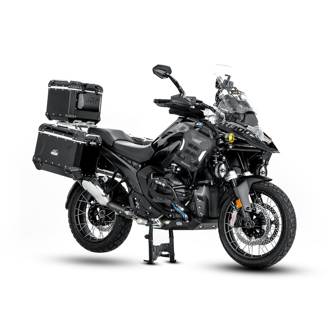 BMW R 1300 GS con paracoppa nero, vista posteriore di tre quarti