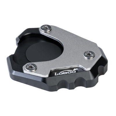 Piastra cavalletto LOBOO CJC521 vista di tre quarti: base nera e staffa superiore in inox