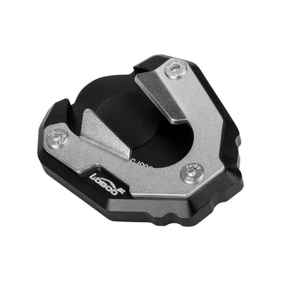 Piastra cavalletto LOBOO CJC921 in vista obliqua, profilo basso lavorato CNC