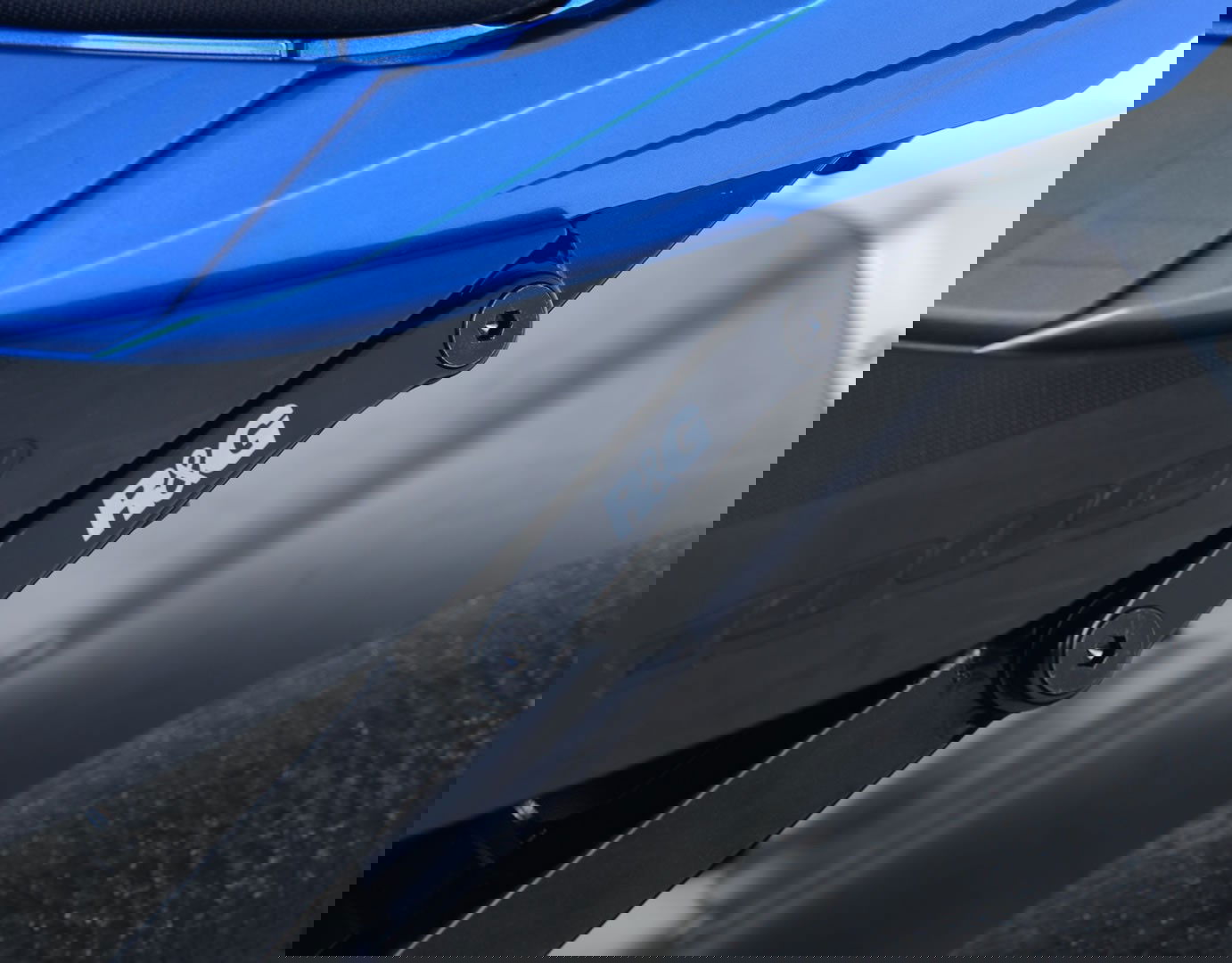 Placchette copri fori poggiapiedi posteriori (pezzo singolo lato sx), Kawa Ninja 300/ Ninja 250 '13-'17 / Z250 '13-'18 / Z300 /