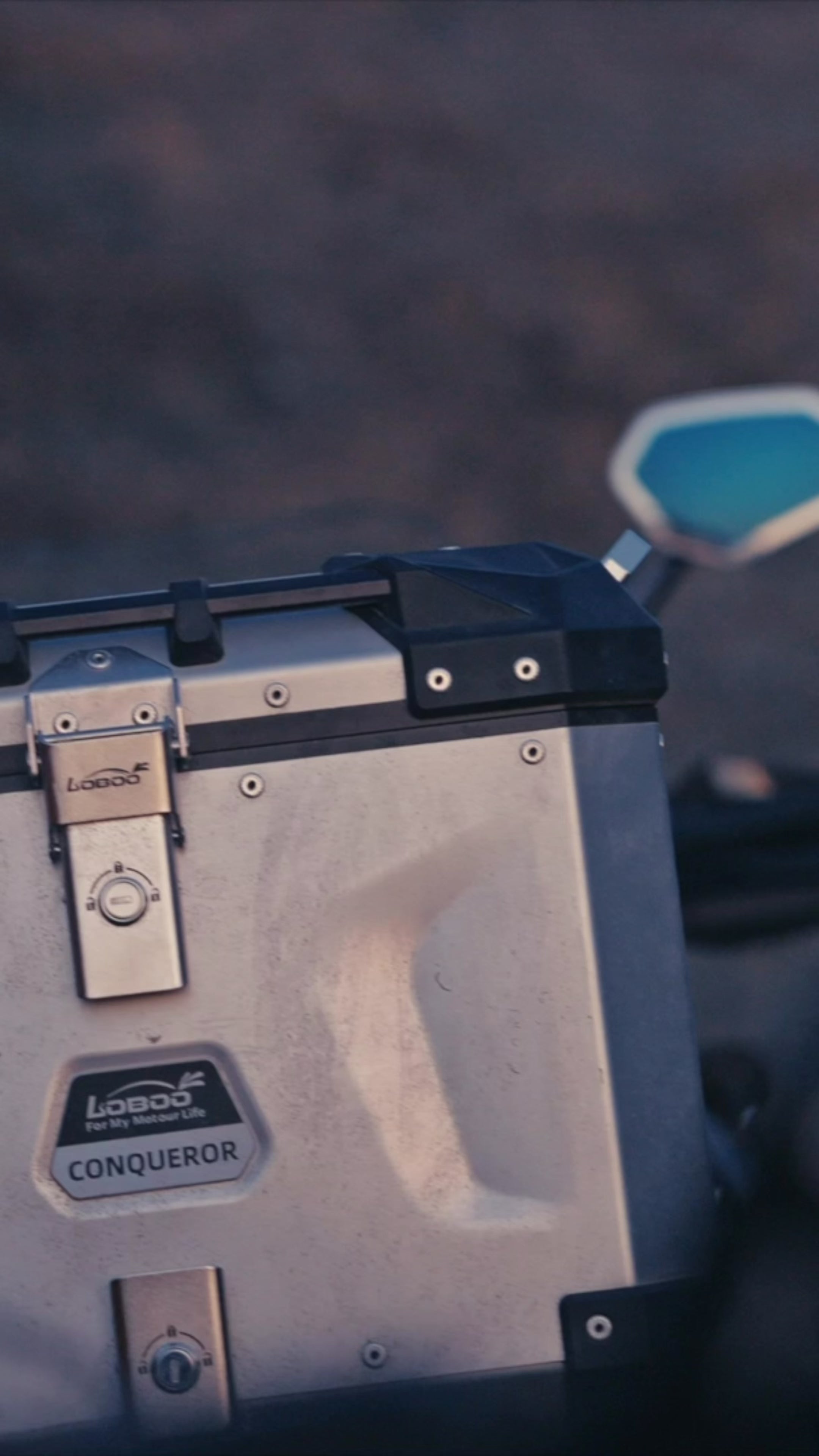 Charger la vidéo: Endurrad : équipement technique et accessoires intelligents pour les motos d&#39;aventure