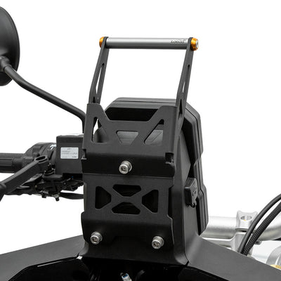 Navigatore montato sulla traversa alta della Ducati Desert X