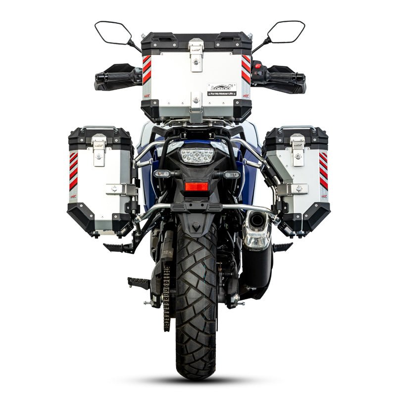 Suzuki V-Strom 800DE vista da dietro con valigie LOBOO PIKE TRACKER argento sui telai JP421B