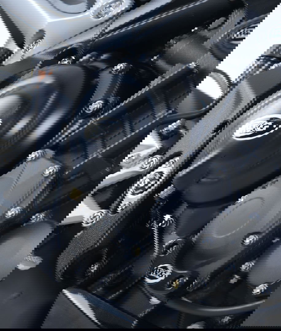 Protezione carter destro TRIUMPH STREET TRIPLE R/RX '12-'16/ 675 DAYTONA '12-  / 765 RS '17- R&G